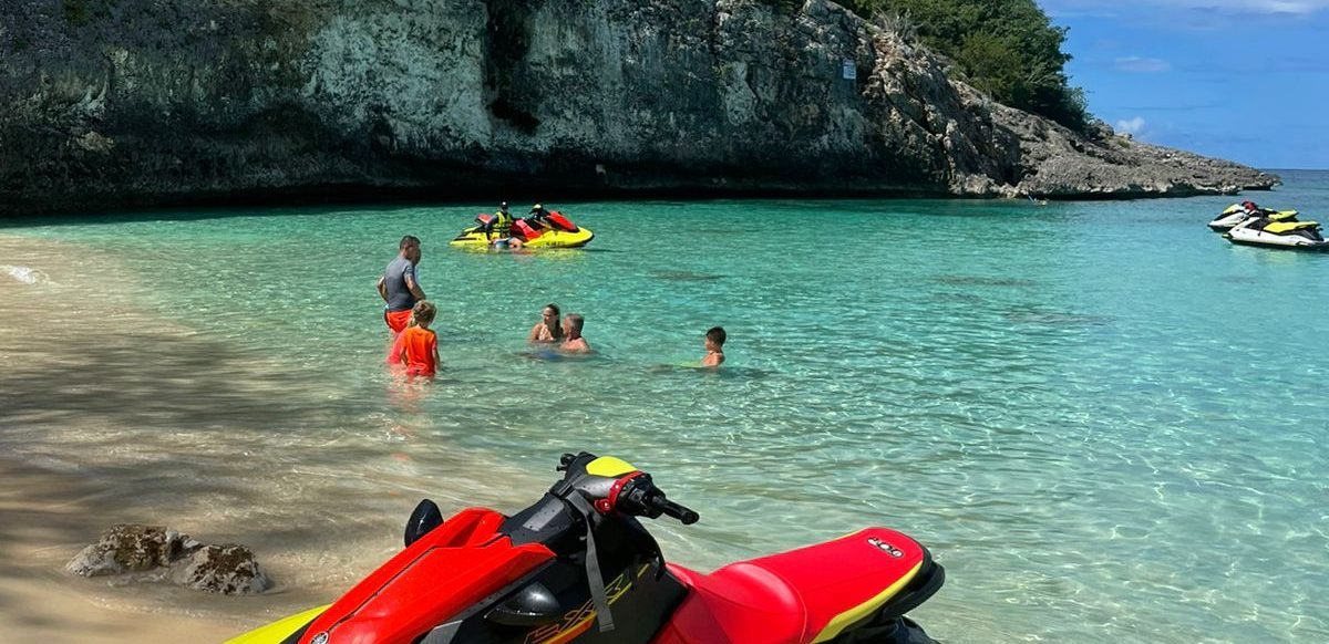 Tour Privé, Souvenirs Uniques : Une Expérience Personnalisée à Saint-Martin